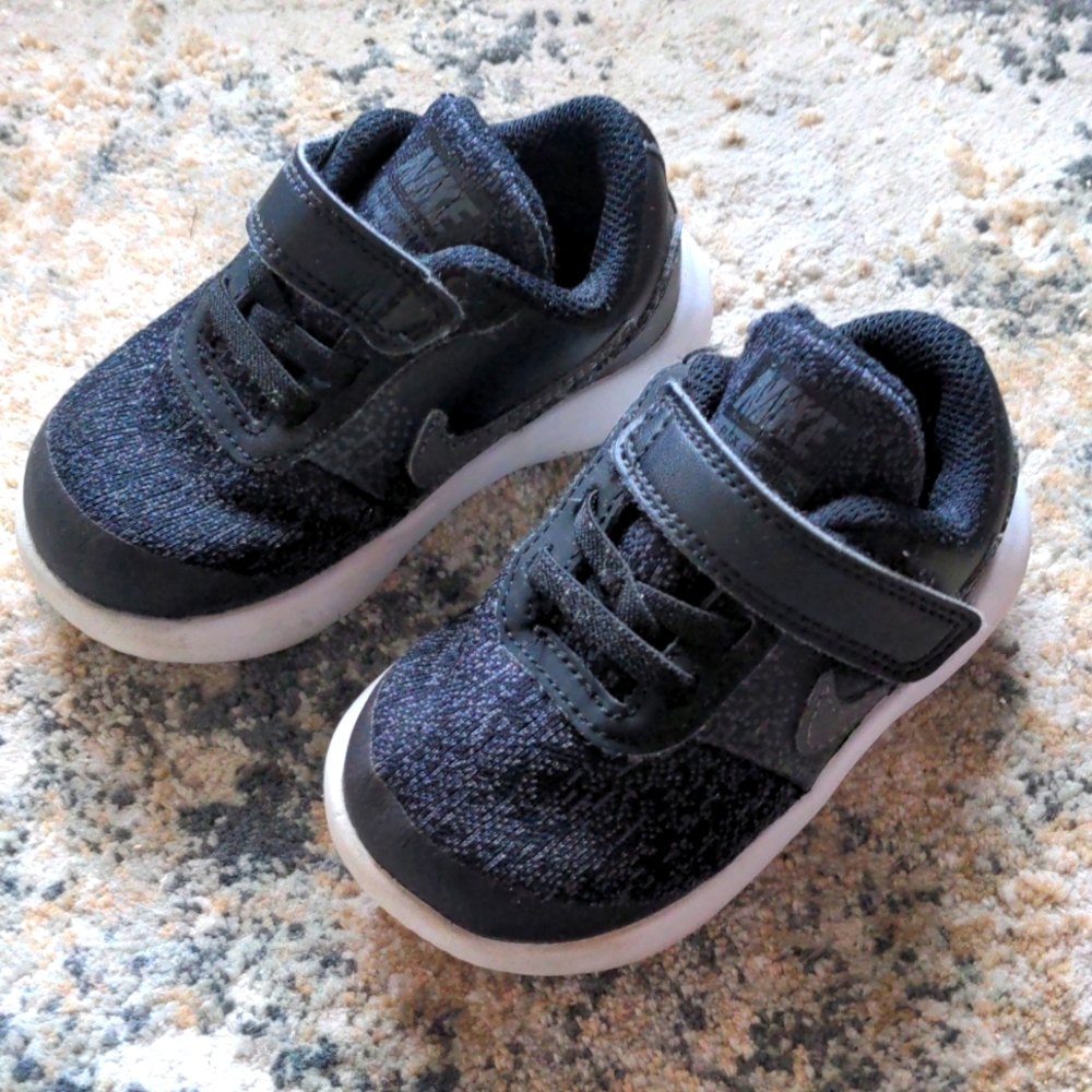 Nike Flex Contact size 6c